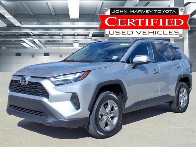2024 Toyota RAV4 XLE's photo