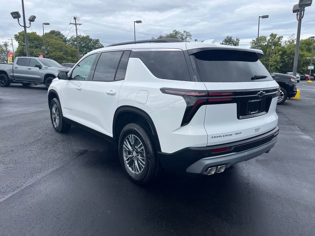 2026 Chevrolet Traverse photo 2