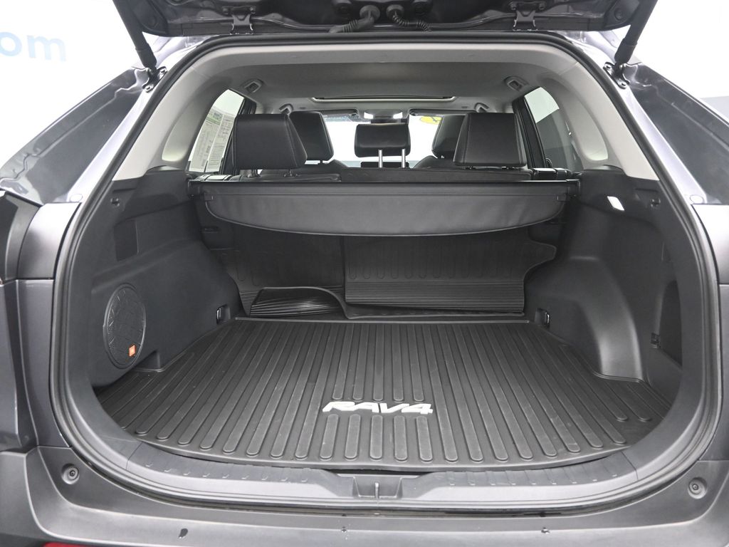 2024 Toyota RAV4 XLE Premium photo 7