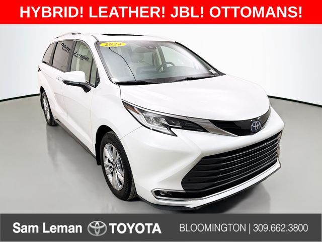 2024 Toyota Sienna Limited's photo