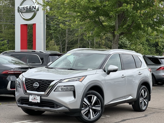 2022 Nissan Rogue SL photo 3