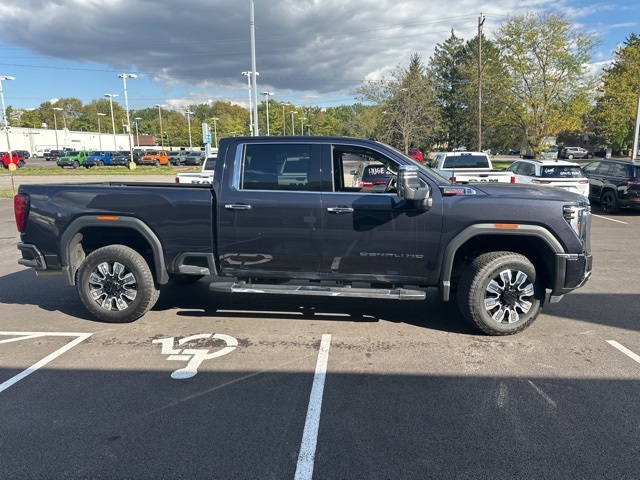2024 Gmc Sierra HD Denali photo 2