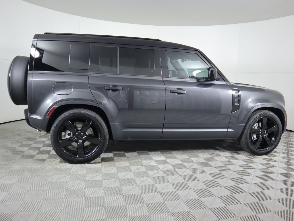 2026 Land Rover Defender 110 S photo 4