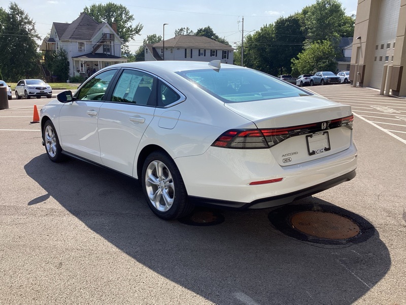 2023 Honda Accord LX photo 4