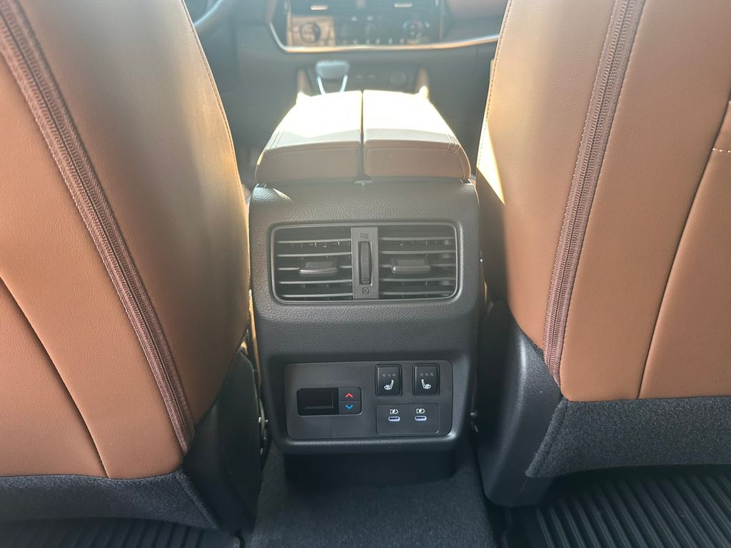 2026 Nissan Rogue Platinum photo 19