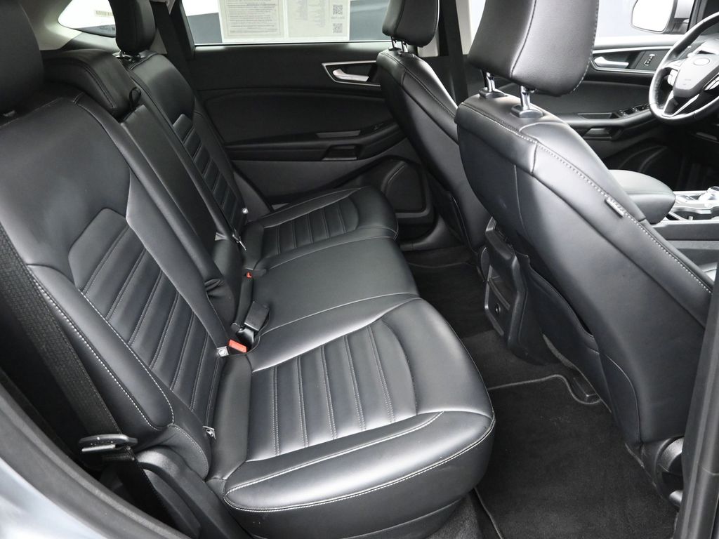 2024 Ford Edge SEL photo 6