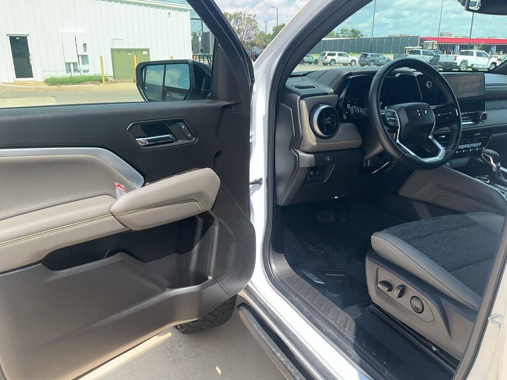 2024 Chevrolet Colorado ZR2 photo 2