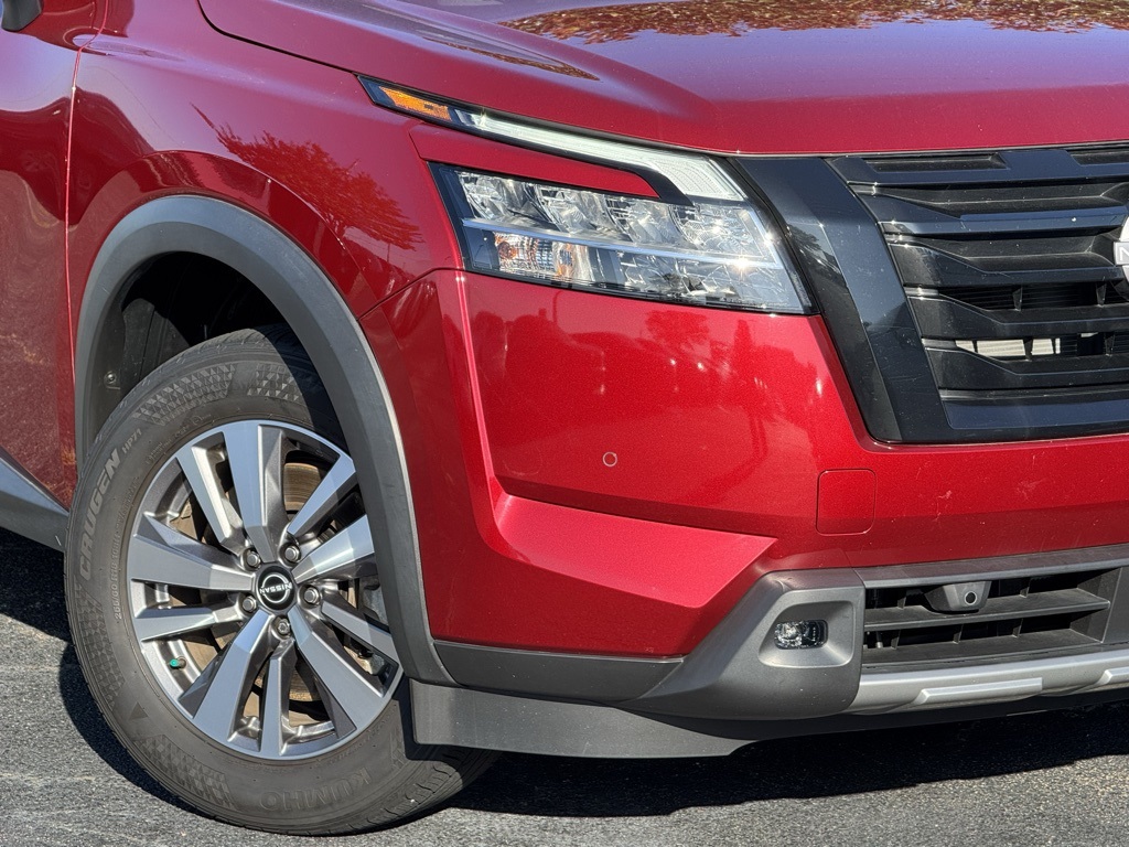2023 Nissan Pathfinder SL photo 5