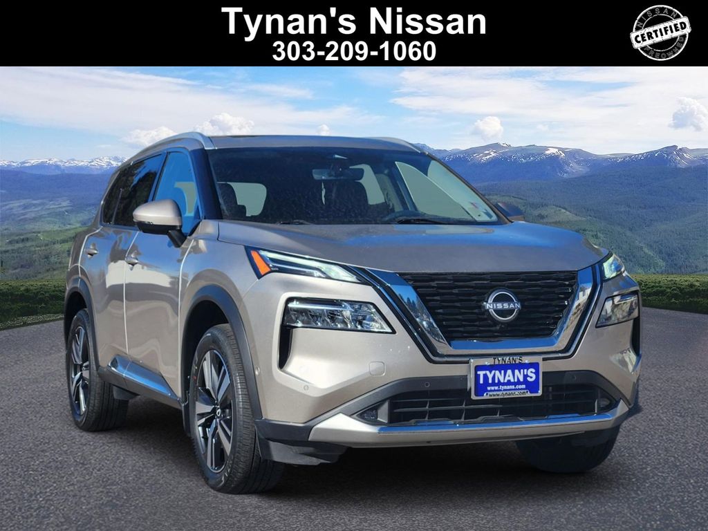 2022 Nissan Rogue Platinum's photo