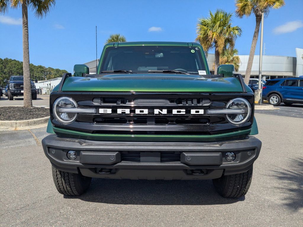 2025 Ford Bronco Outer Banks photo 9