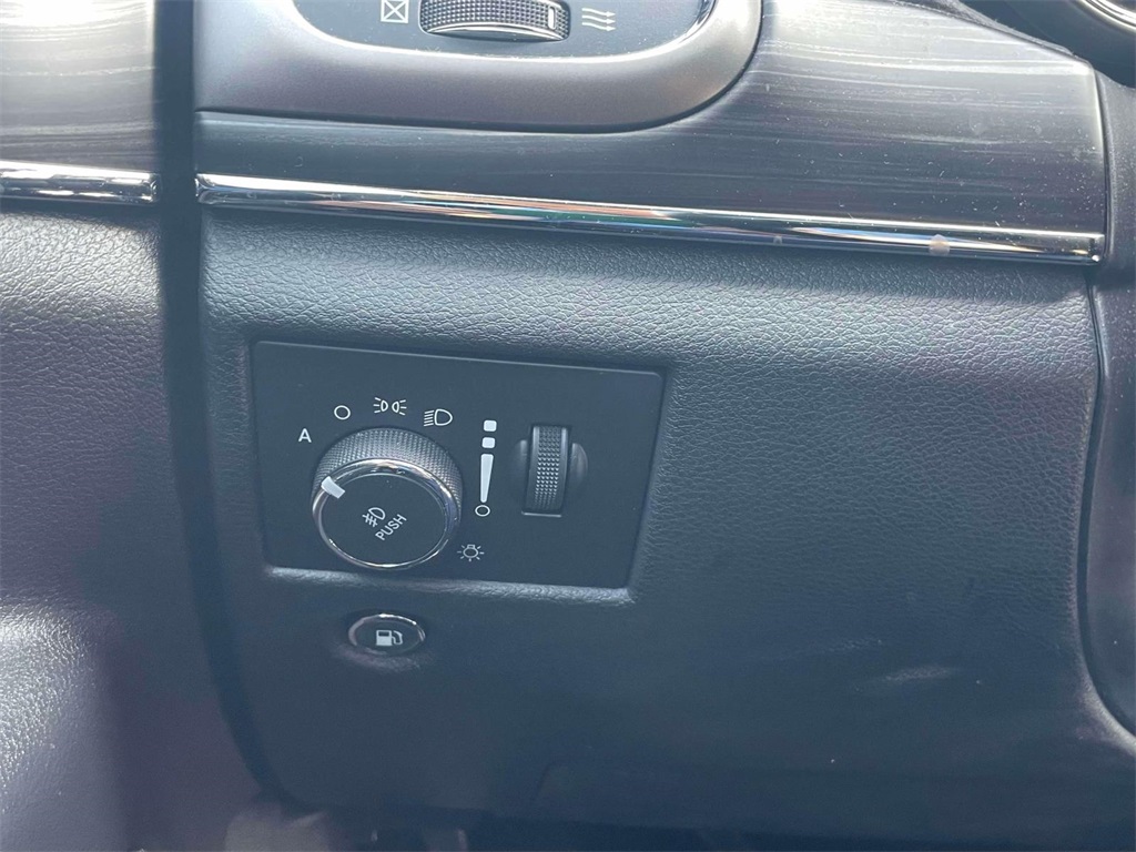 2019 Jeep Grand Cherokee Limited photo 19