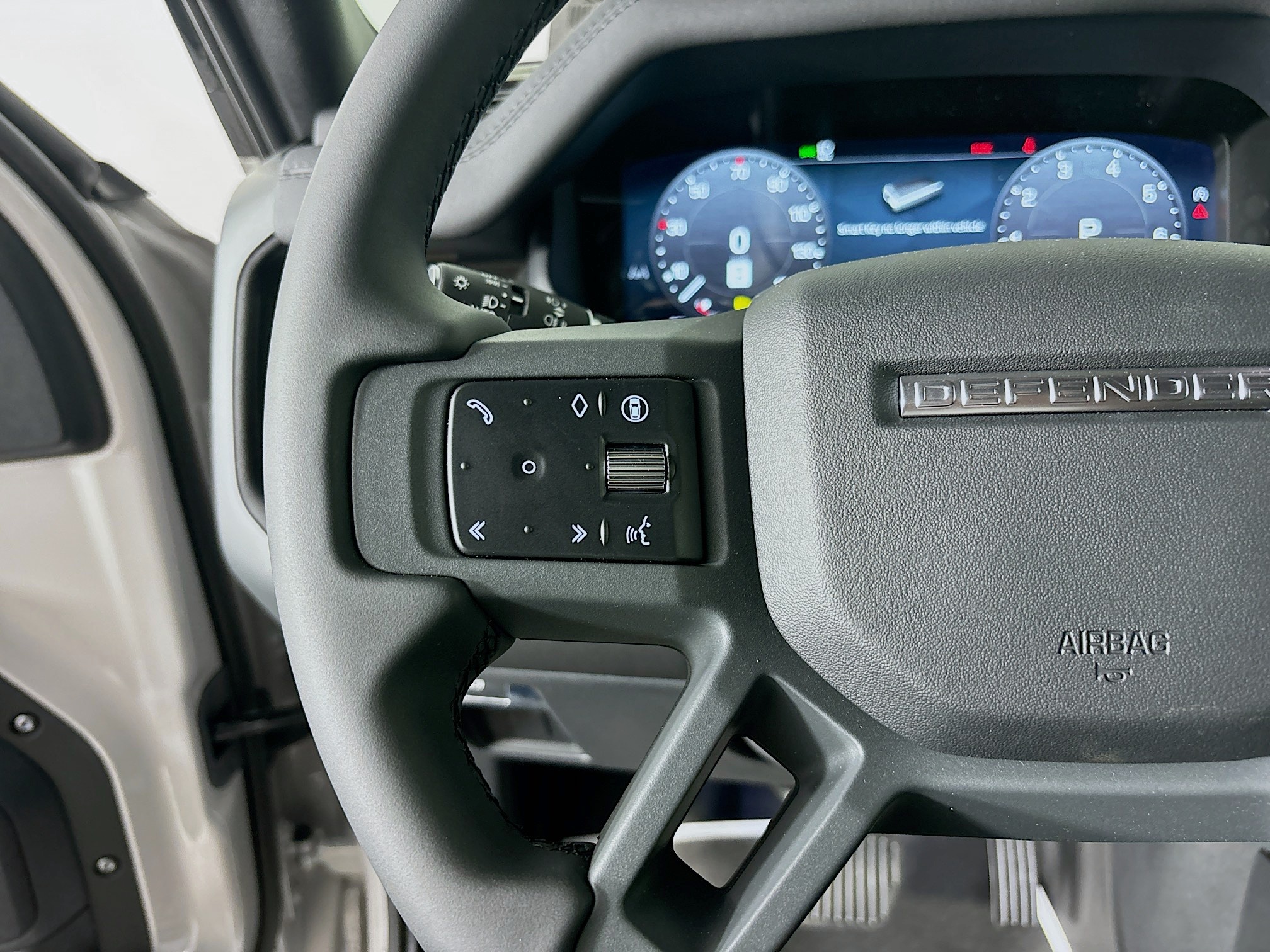 2026 Land Rover Defender 110 S photo 10