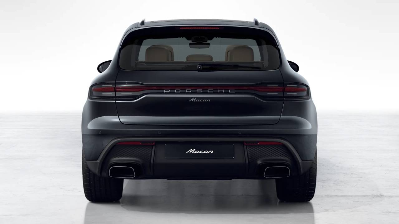 2026 Porsche Macan T photo 8