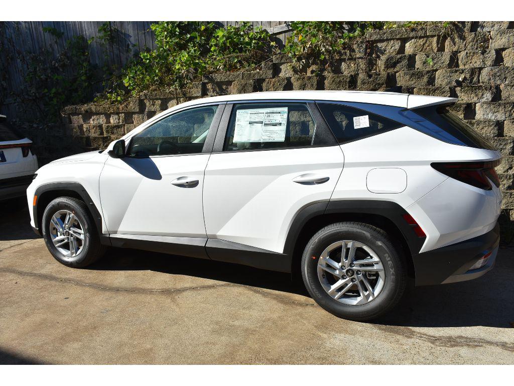 2026 Hyundai Tucson SE photo 2