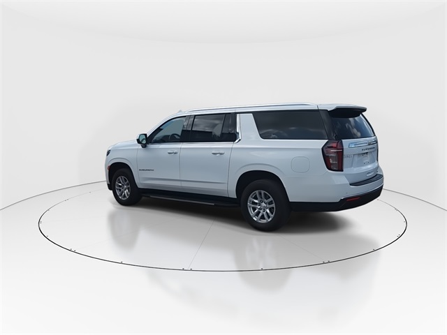 2024 Chevrolet Suburban LT photo 3