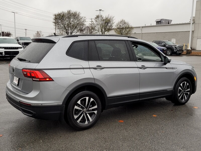 2024 Volkswagen Tiguan S photo 2