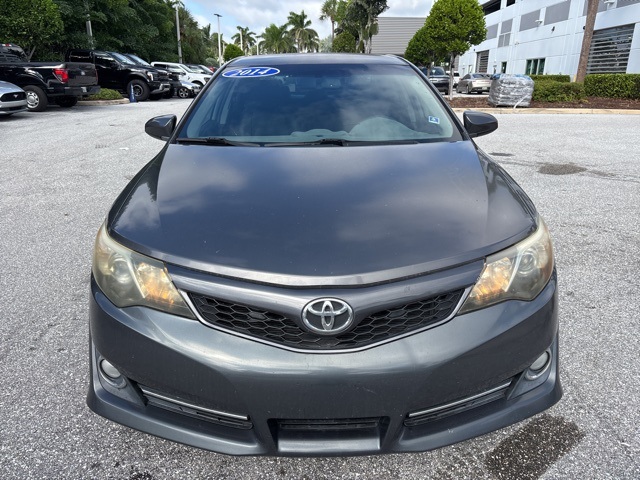 2014 Toyota Camry SE photo 8