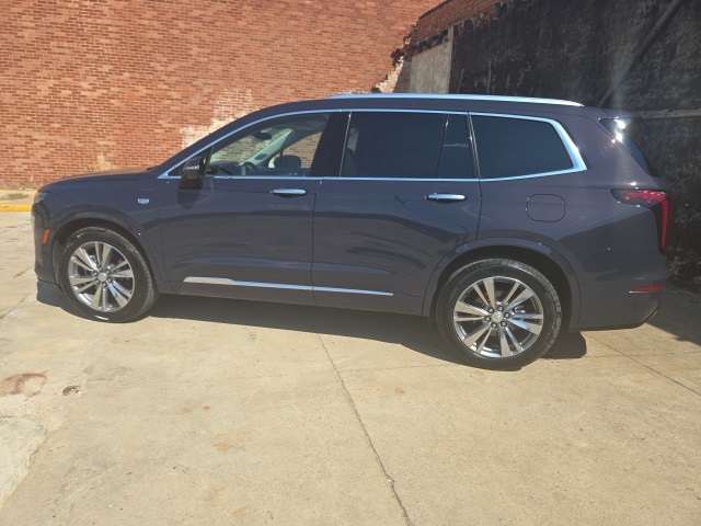 2025 Cadillac XT6 Premium Luxury photo 4