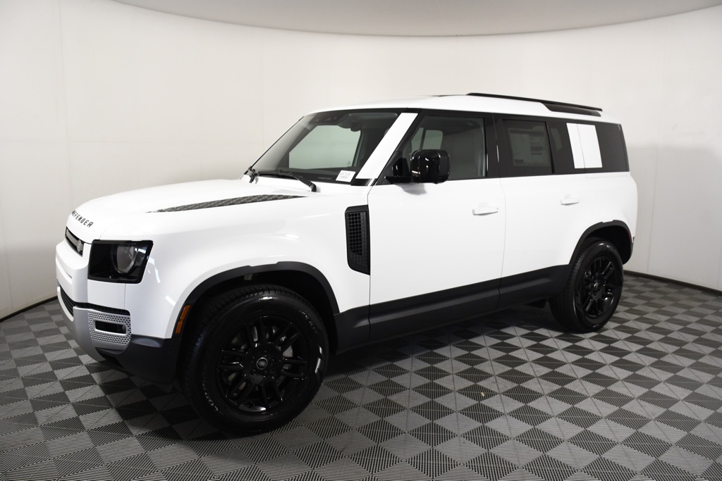 2025 Land Rover Defender 110 S photo 2