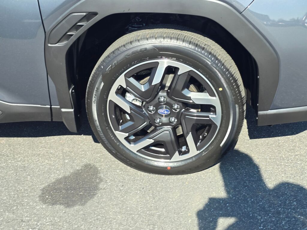 2025 Subaru Forester Limited photo 4