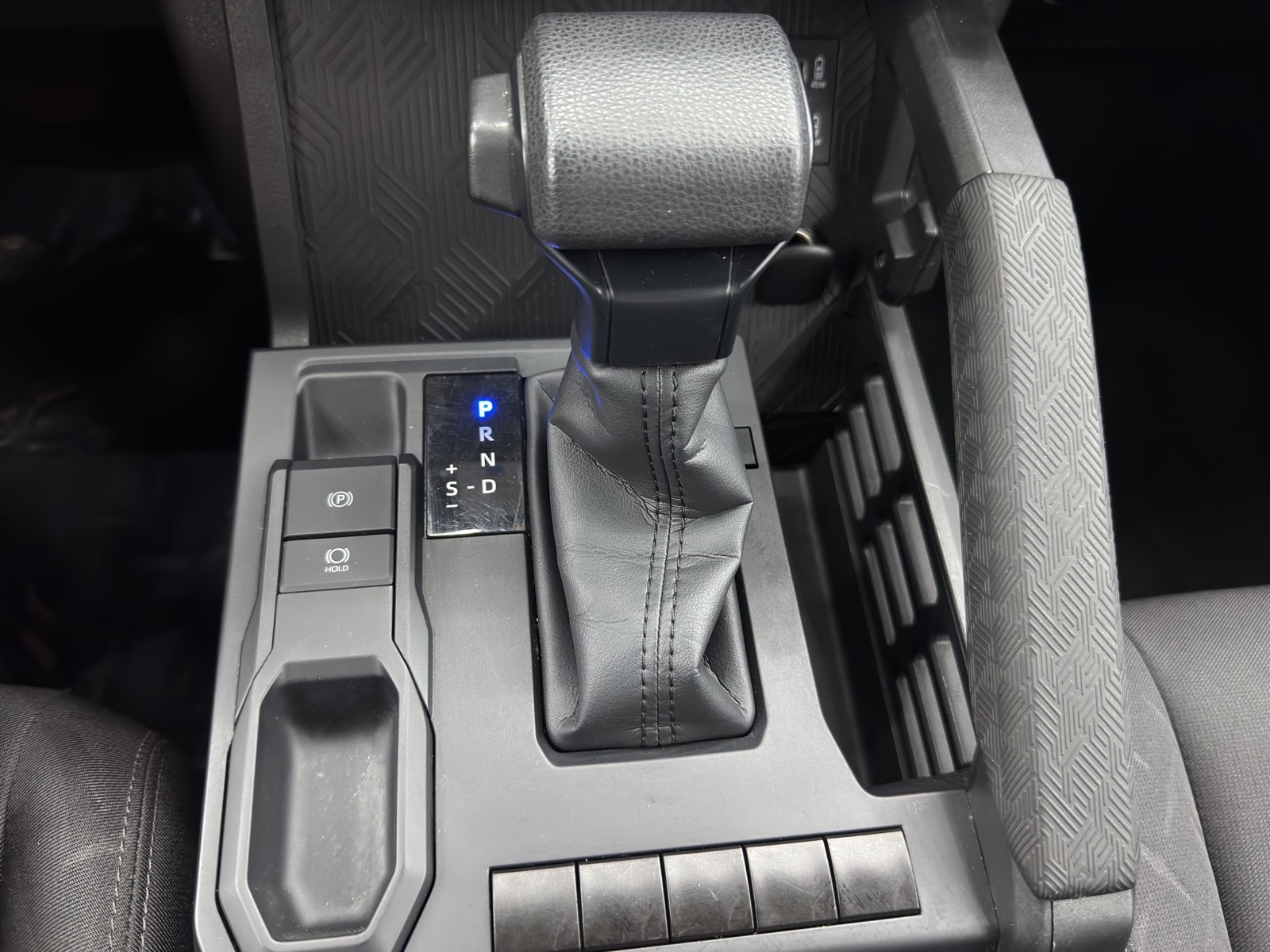 2024 Toyota Tacoma SR XtraCab photo 33