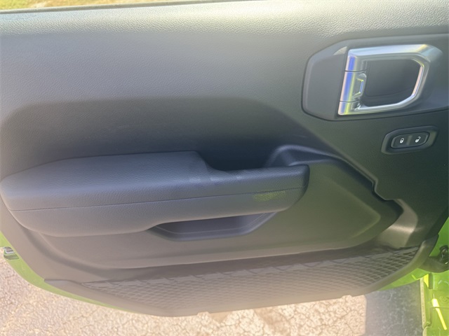 2025 Jeep Wrangler Sport photo 16