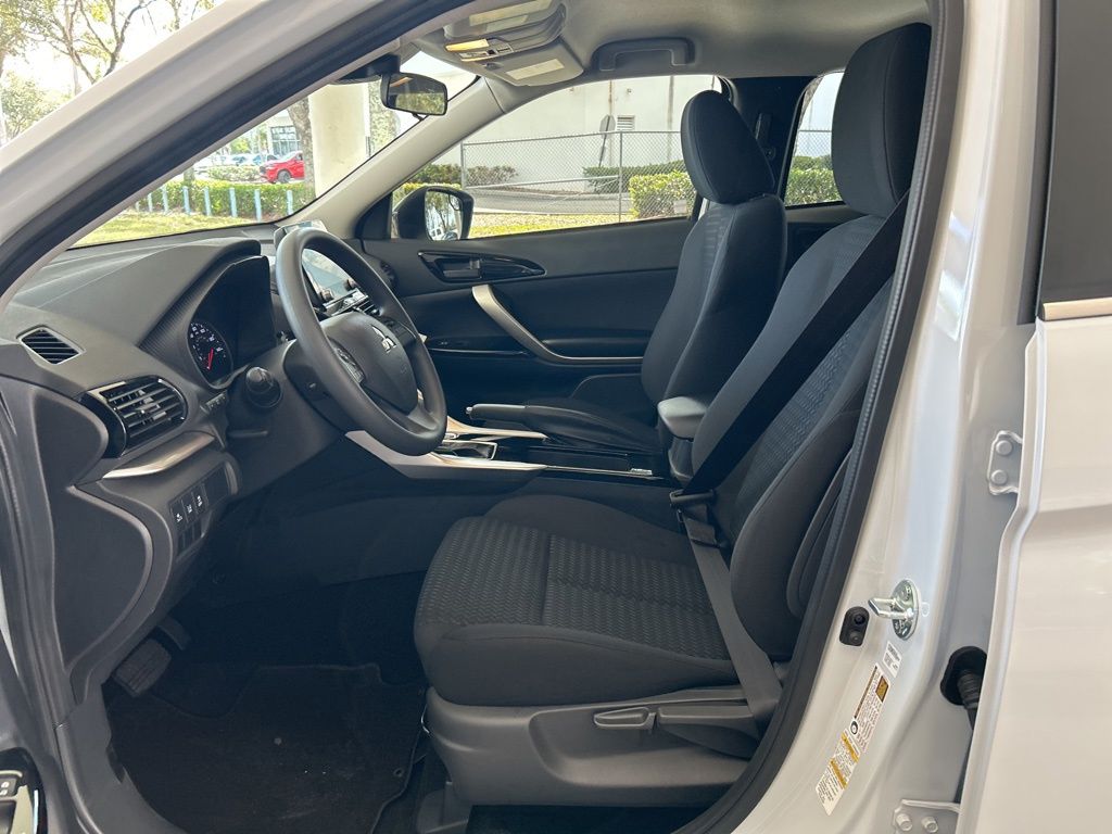 2026 Mitsubishi Eclipse Cross LE Ralliart photo 4