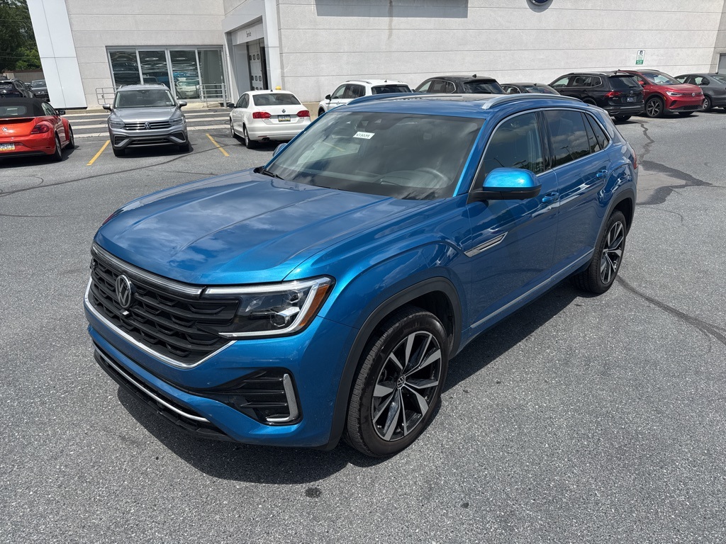 2025 Volkswagen Atlas Cross Sport SEL Premium R-Line photo 2