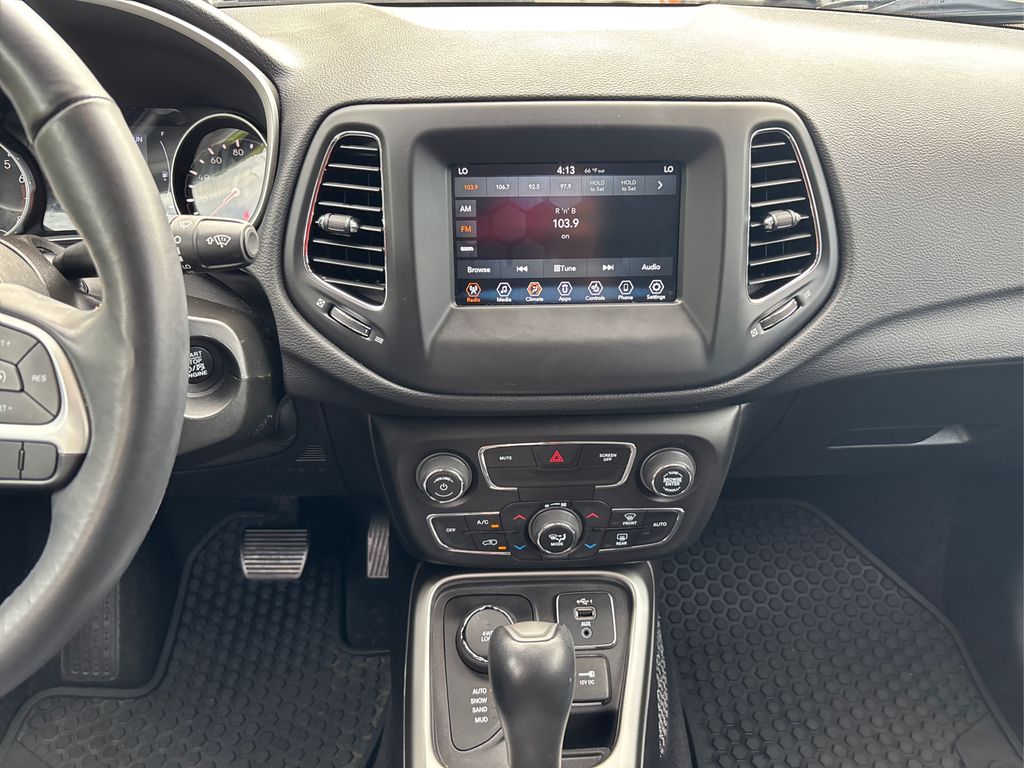 2019 Jeep Compass Latitude photo 17