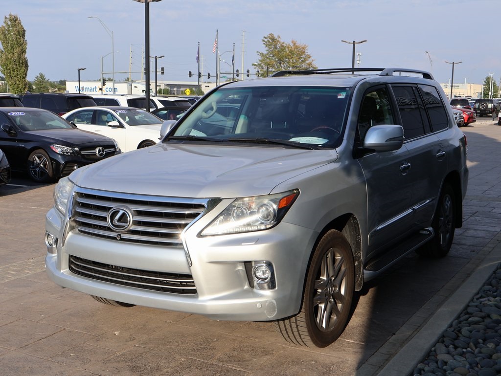 2014 Lexus LX 570 photo 4