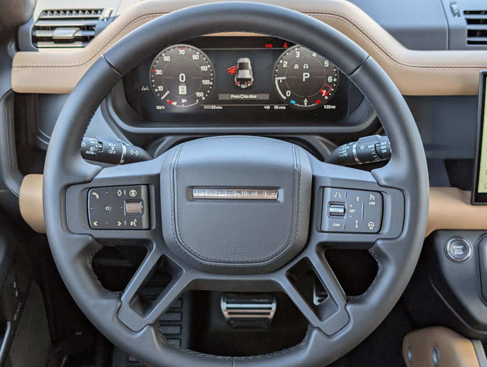 2025 Land Rover Defender 110 photo 30