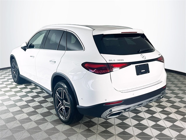 2026 Mercedes Benz GLC 300 4MATIC photo 4