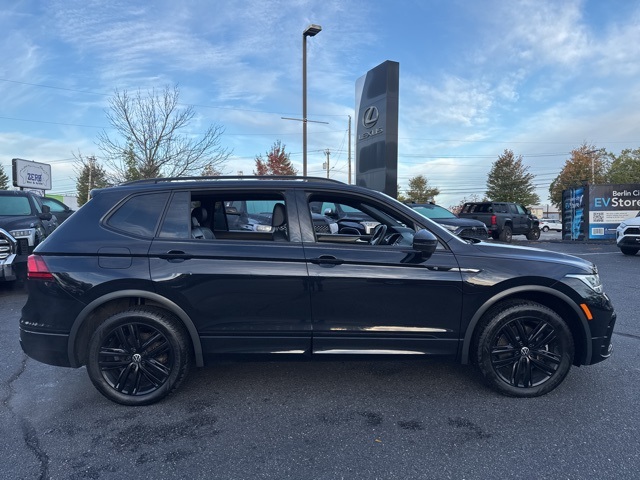 2022 Volkswagen Tiguan SE R-Line Black photo 2