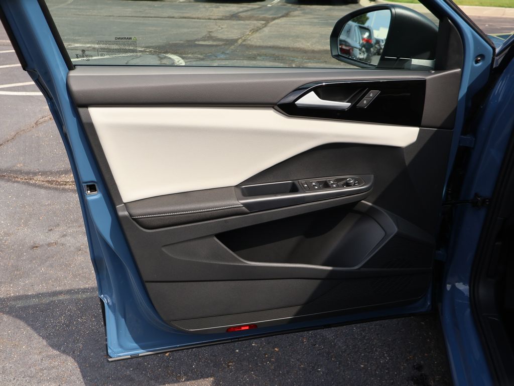 2025 Volkswagen Taos S photo 22
