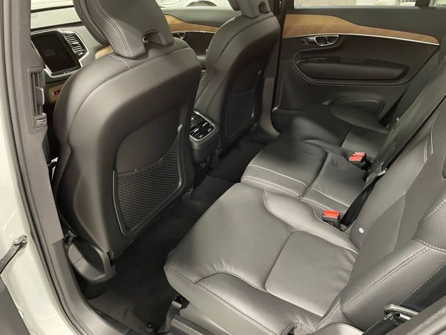 2025 Volvo XC90 Plus photo 12