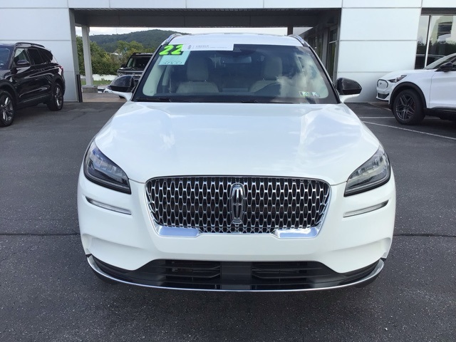 2022 Lincoln Corsair Standard photo 3