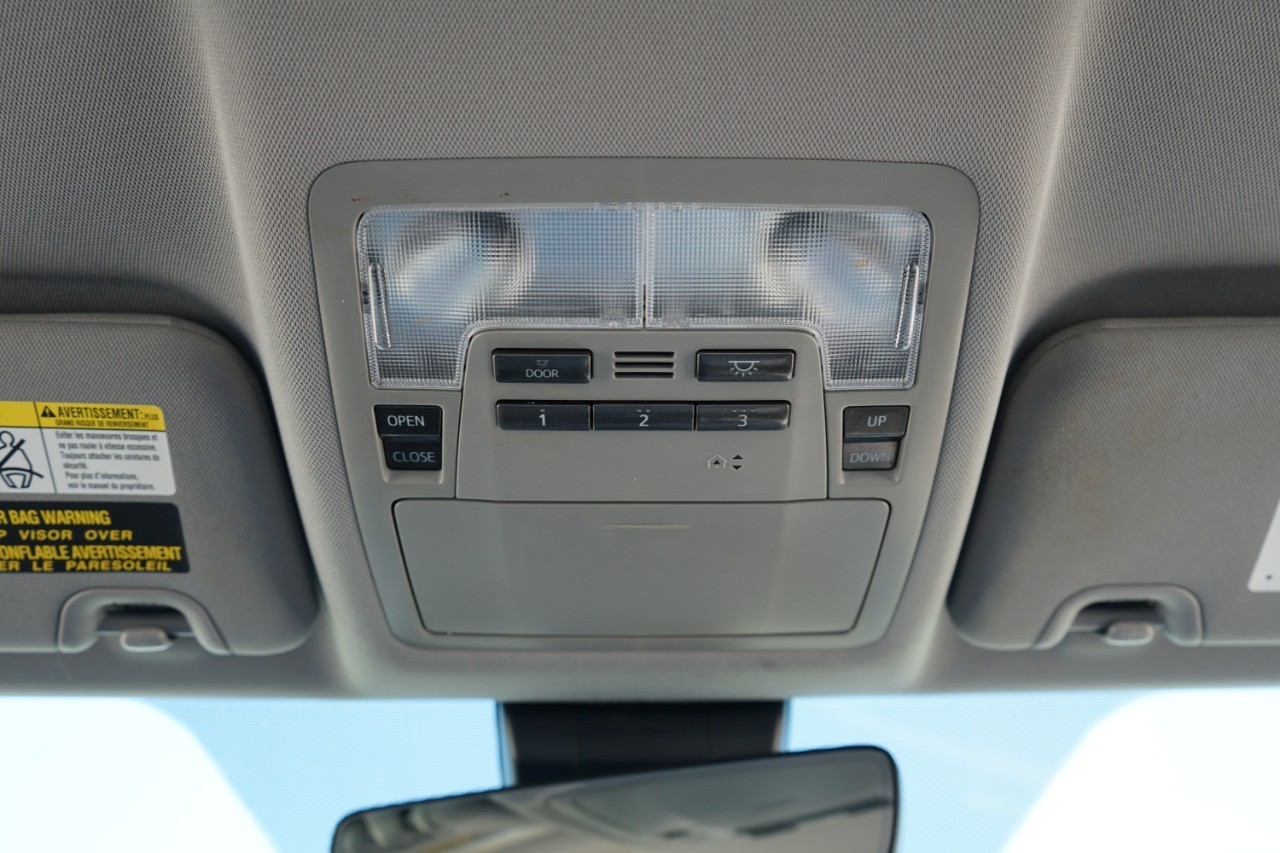 2017 Toyota Highlander SE XLE photo 24