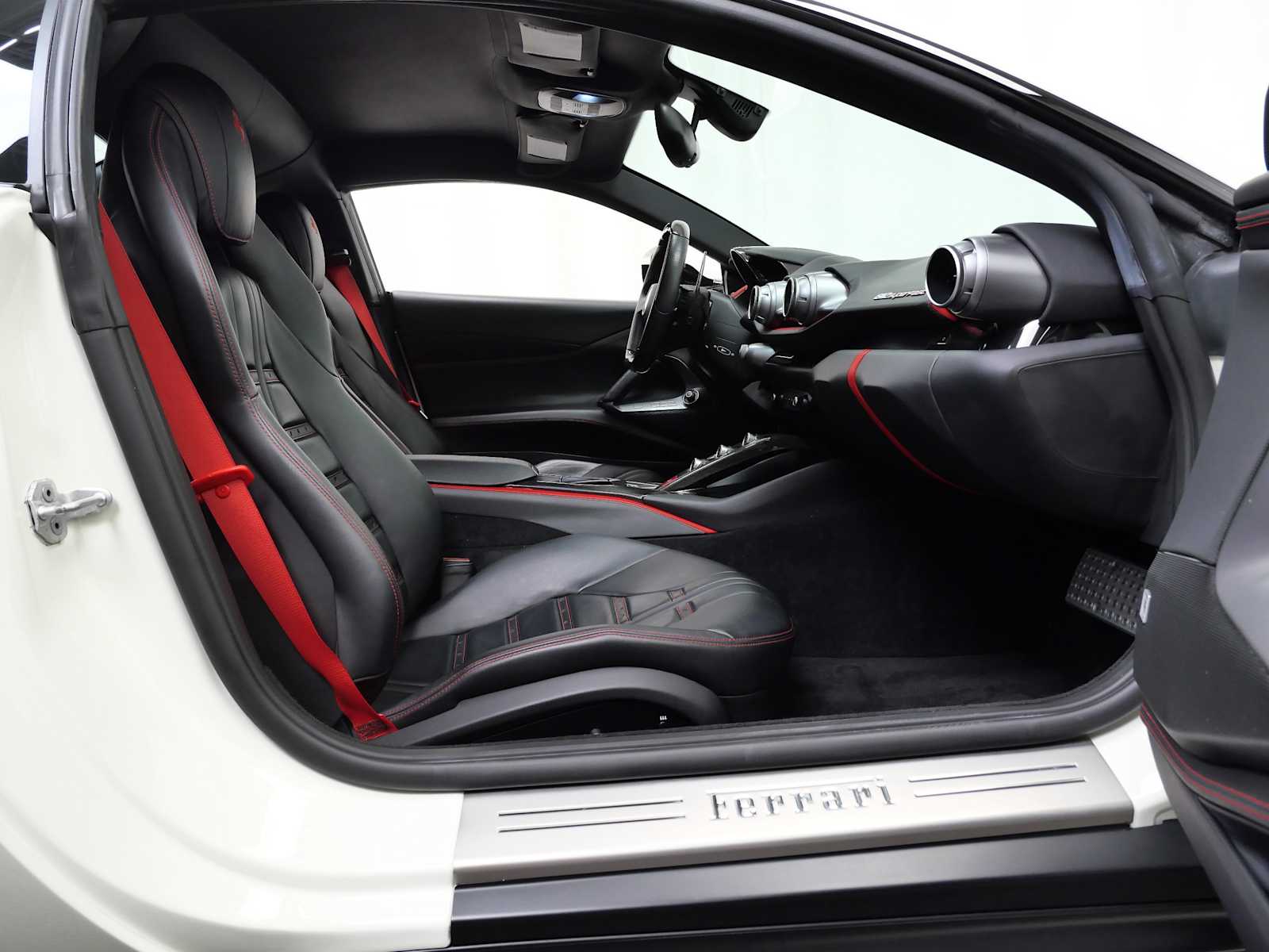 2019 Ferrari 812 Superfast photo 13