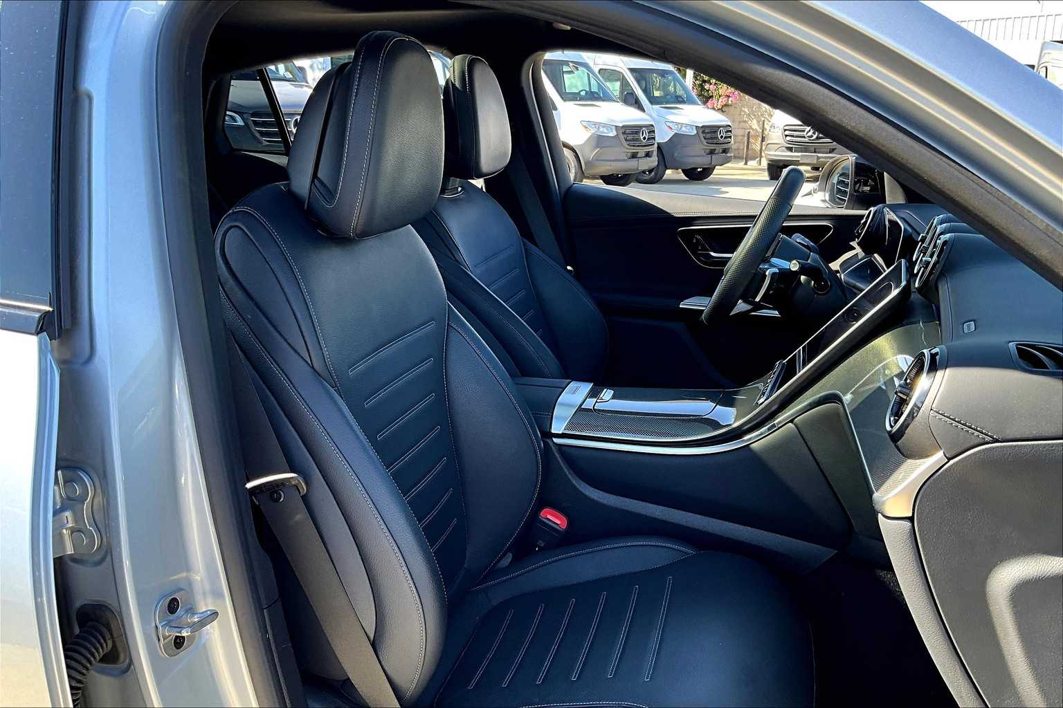 2024 Mercedes Benz GLC 300 4MATIC photo 8