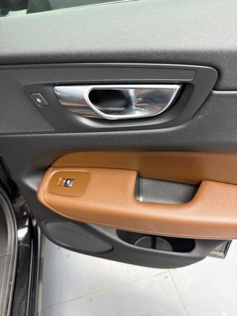 2021 Volvo XC60 T5 Momentum photo 49