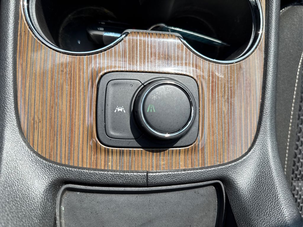 2023 Gmc Acadia SLE photo 29