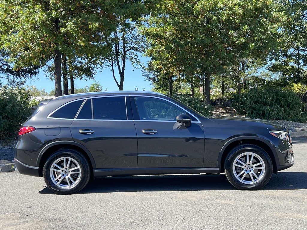 2023 Mercedes Benz GLC 300 4MATIC photo 3
