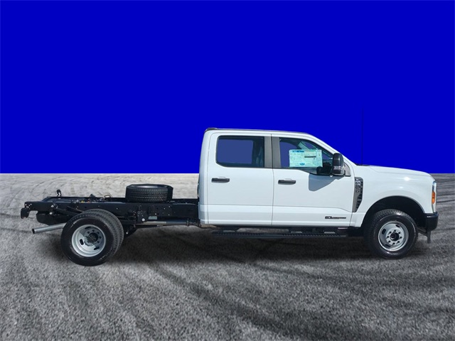 2026 Ford F-350 photo 2