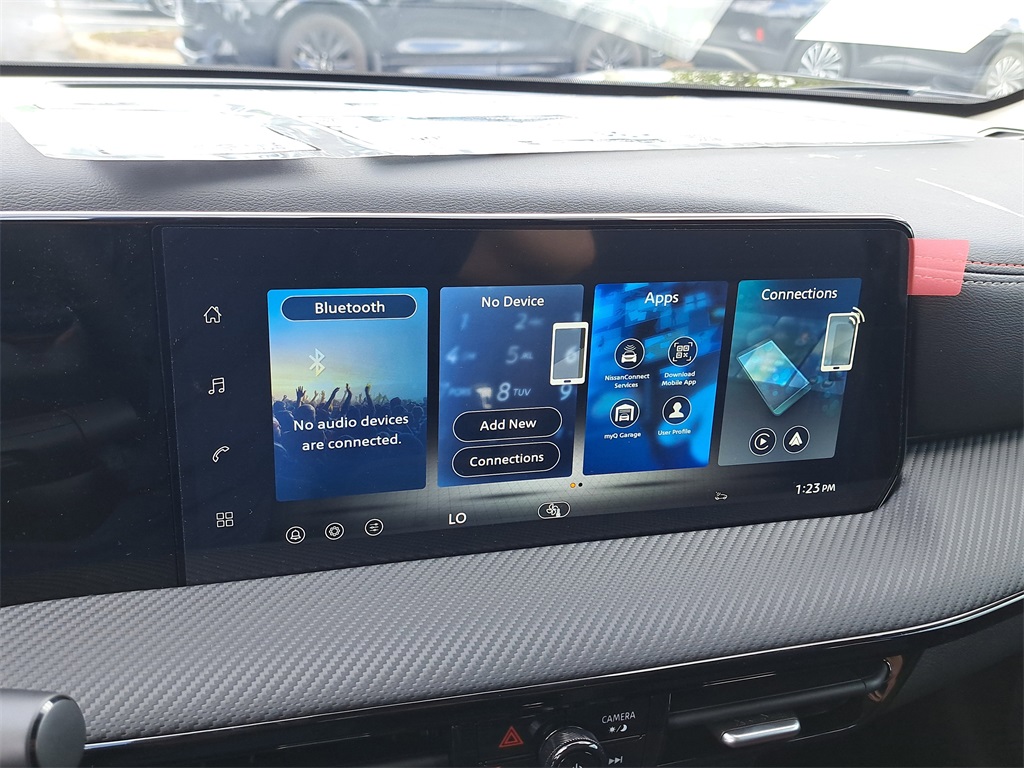 2026 Nissan Kicks SR photo 28