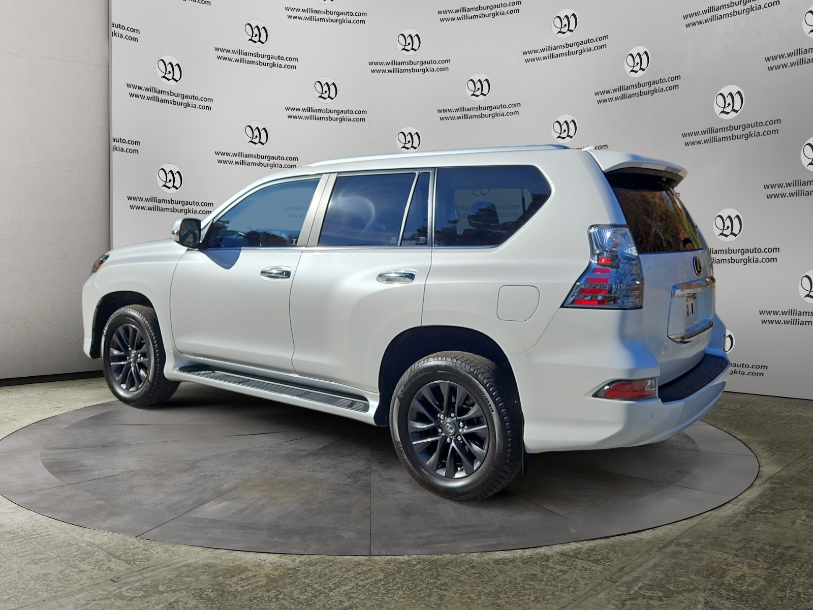 2023 Lexus GX 460 photo 3