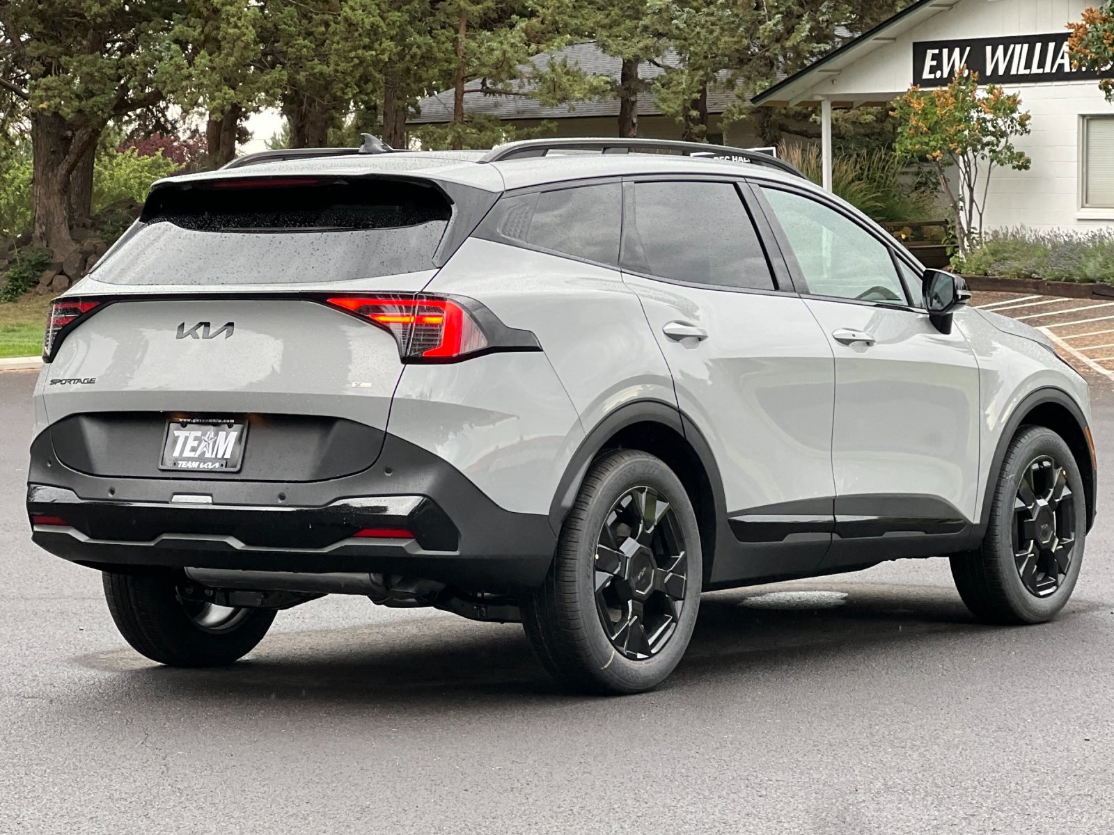 2026 Kia Sportage X-Line photo 2