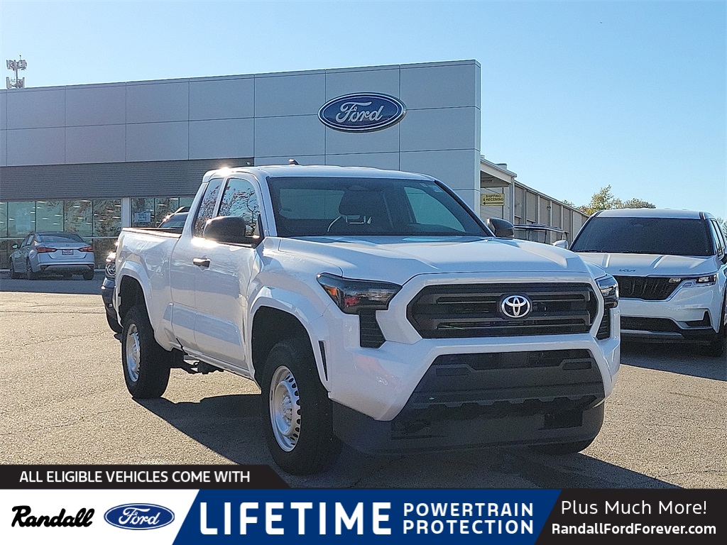 2025 Toyota Tacoma SR's photo