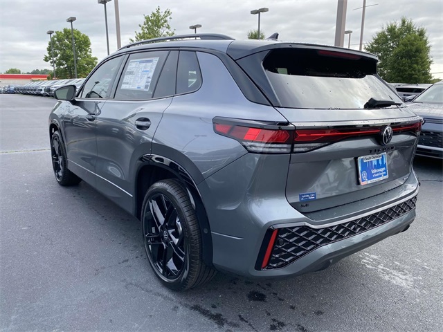 2025 Volkswagen Tiguan SE R-Line Black photo 4