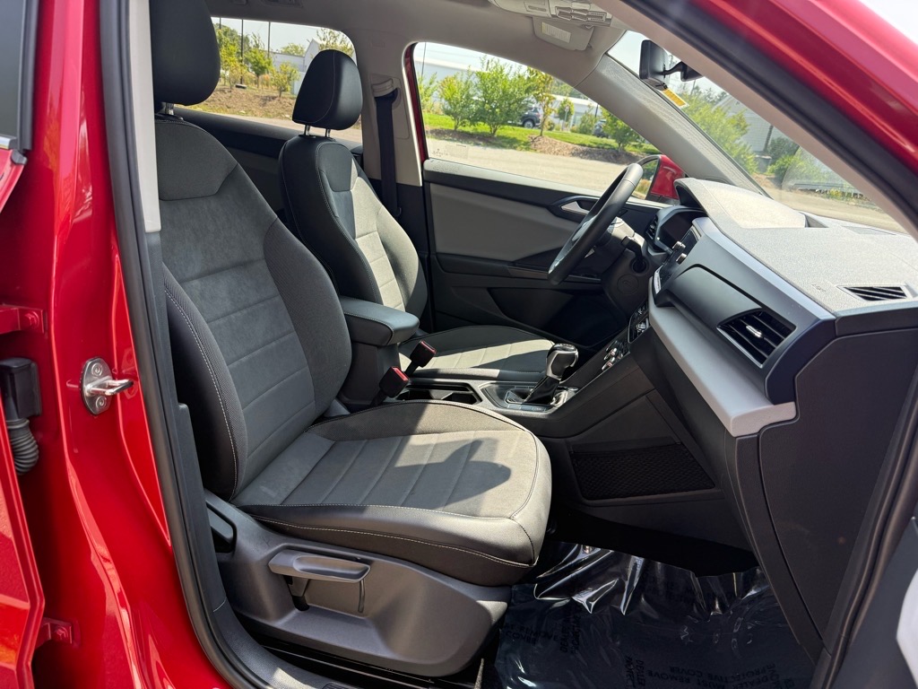 2022 Volkswagen Taos SE photo 8