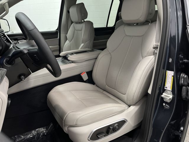 2024 Jeep Wagoneer Series II photo 4